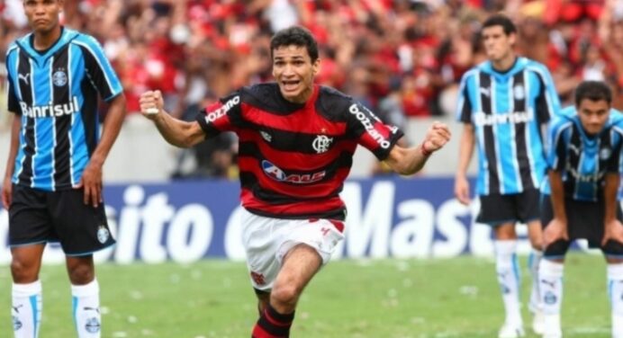 Há exatos onze anos, gol de Angelim garantia o hexacampeonato brasileiro do Flamengo