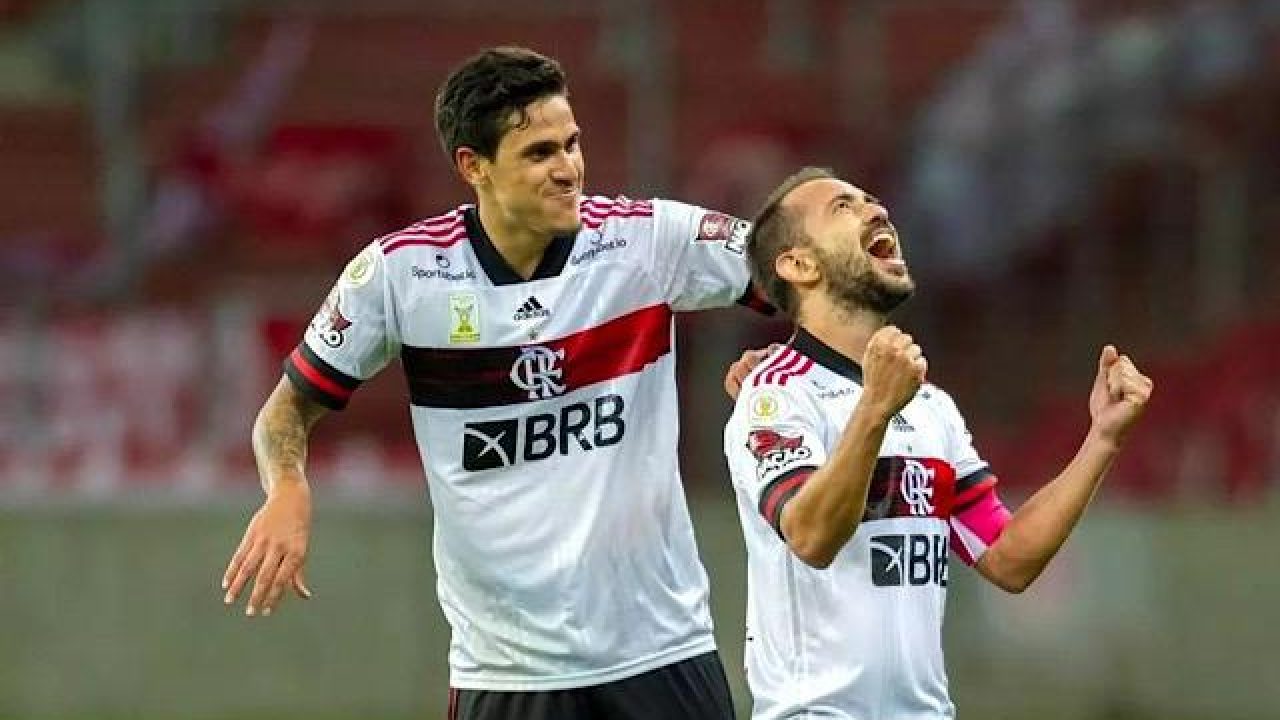 Quinteto 'mágico' é responsável por mais de 70% de gols do Flamengo na  temporada - Flamengo | Coluna do Fla