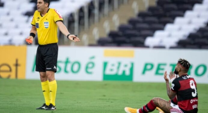 Marcos Braz comenta atuação do árbitro Flávio Rodrigues contra o Bahia: “Não respeitou o futebol”