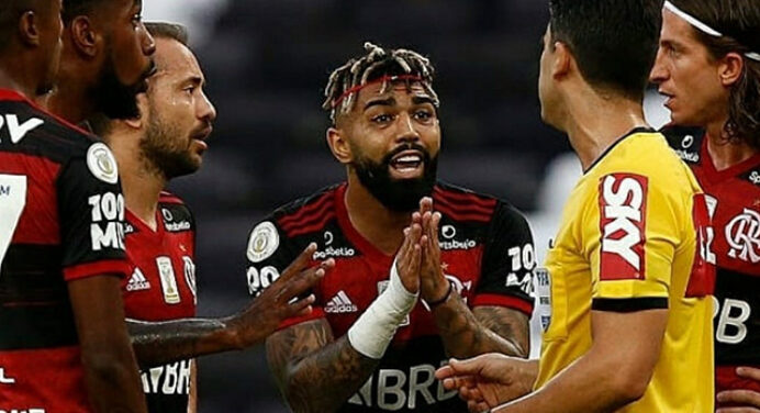 Bruno Henrique revela ‘intimidação’ de juiz antes do início do jogo: “Já entrou falando”