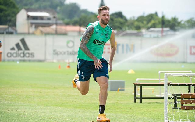 Léo Pereira sofre lesão e desfalca Flamengo em clássico contra o Fluminense