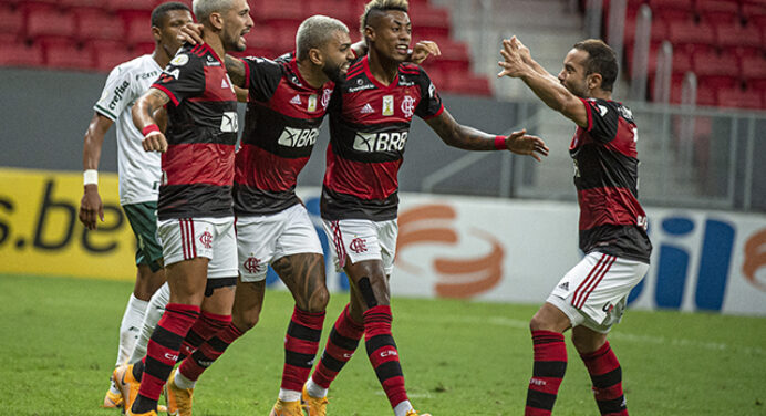 Jornalista destrincha elencos e vê Fla acima do Palmeiras: “Não tem um Bruno Henrique, nem um Gabigol”