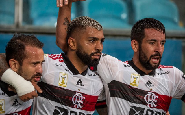 Flamengo pede e Isla não é convocado para seleção do Chile