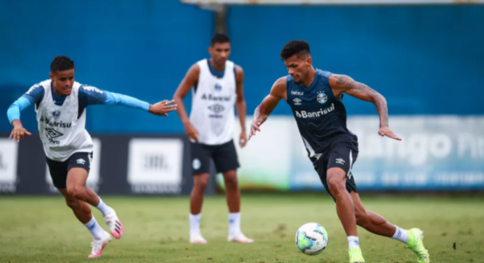 Com lesão de Geromel, Grêmio tem novidade na zaga para enfrentar o Fla; veja provável escalação