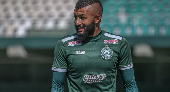 Sem contrato com Flamengo, Alex Muralha assina com clube paulista