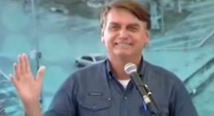 Bolsonaro irá sancionar o projeto de clube-empresa: “Quero dar liberdade”
