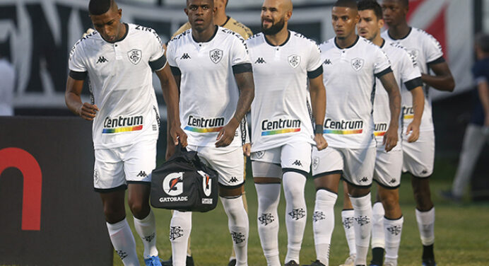 Contra o Flamengo, Botafogo repete escalação pela primeira vez nesta temporada