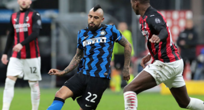 Em namoro com o Flamengo, Vidal passará por cirurgia no joelho