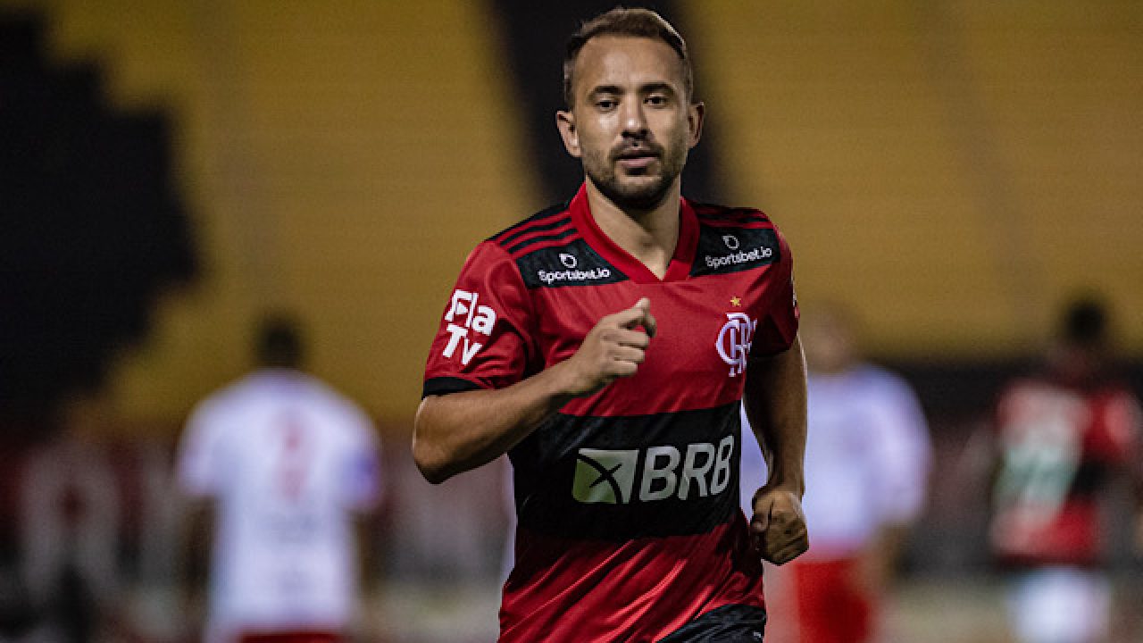 Prevendo Investida Flamengo Define Preco Para Abrir Negociacao Por Everton Ribeiro Flamengo Coluna Do Fla