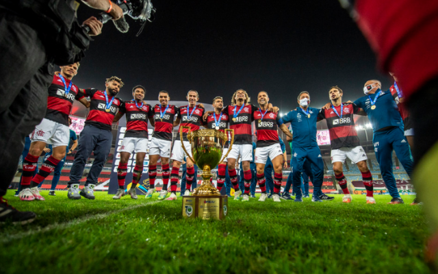 Torcida é diferencial, e Flamengo ganha 'reforço de luxo' na busca pelo  tricampeonato do Brasileirão - ISTOÉ Independente