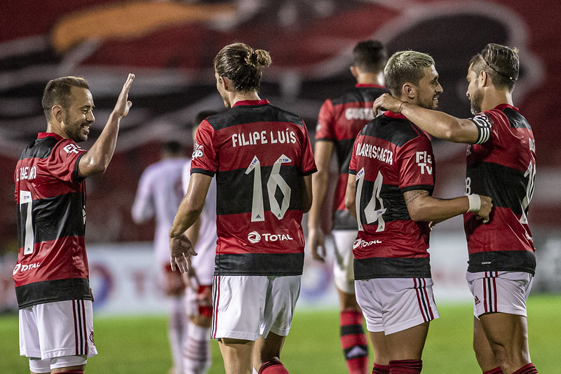 Flamengo amassa o Bangu e se isola na liderança do Cariocão - Notícias  Flamengo | Coluna do Fla