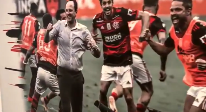 Ceni realiza sonho e estampa foto na parede do CT do Flamengo