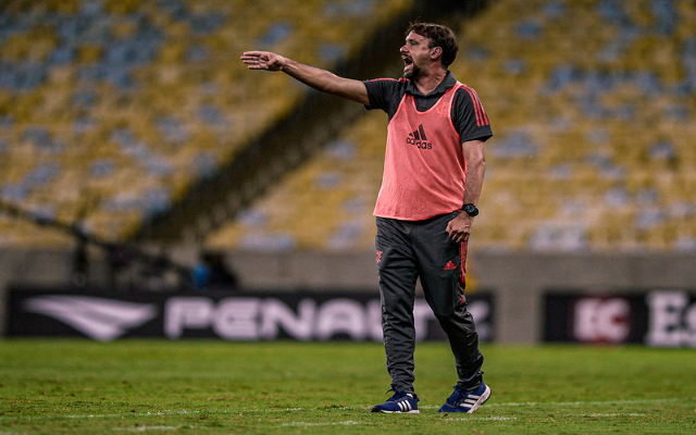 Maurício de Souza indica mudanças no elenco do Flamengo em relação à estreia e projeta próximos jogos