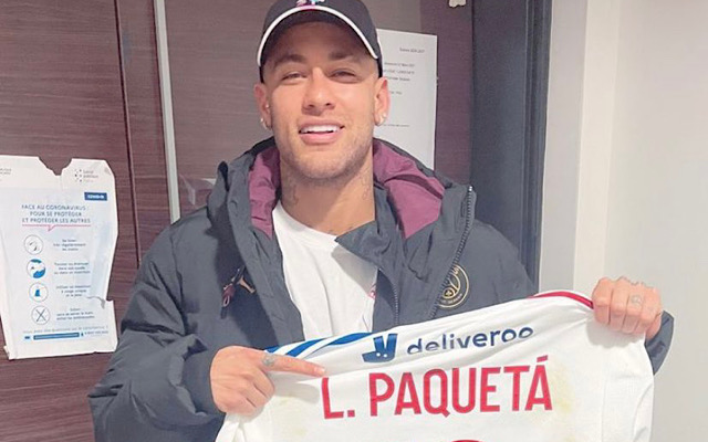 Neymar recebe camisa de Lucas Paquetá, ex-Fla, e brinca: “Tentou ficar com a minha, mas fiquei com a dele”