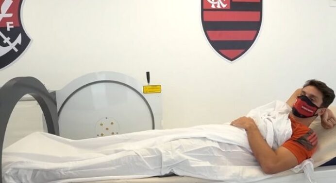 Flamengo lança o Centro de Medicina Hiperbárica no CT; tecnologia já é usada para recuperar atletas