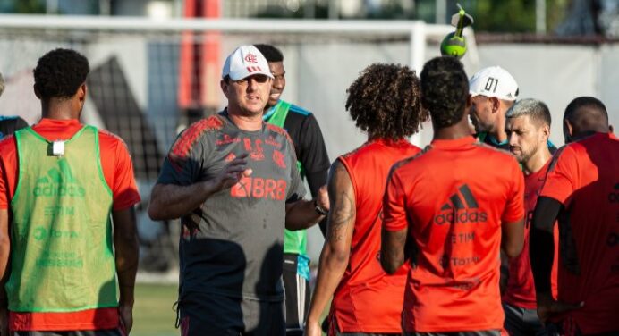 Fim do ciclo: Rogério Ceni se despede de jogadores do Flamengo no Ninho do Urubu