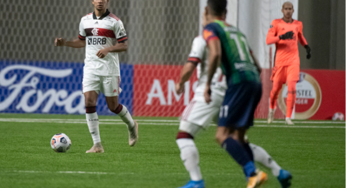 Contra o La Calera, Flamengo encerra a partida sem nenhum zagueiro de origem em campo