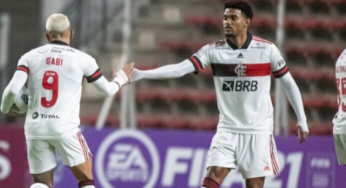 Bruno Viana falha feio em empate do Flamengo e sofre críticas na web