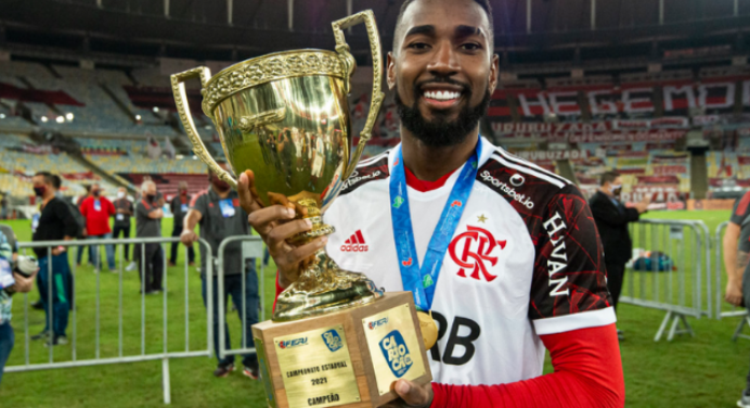 Em meio a rumores sobre transferência, Gerson comemora título do Carioca: “Mais um com o time do meu coração”