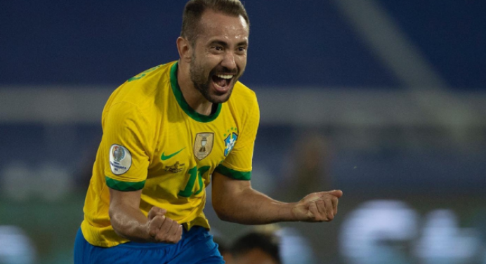 Everton Ribeiro celebra primeiro gol pela Seleção Brasileira: “Sonho realizado”