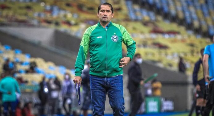 Técnico do Coritiba admite estratégia errada para tentar surpreender o Fla no Maracanã
