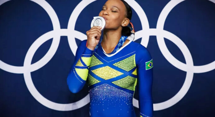Bayern de Munique parabeniza Rebeca Andrade e Flamengo por conquista de medalha nas Olimpíadas