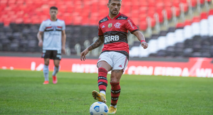 Vai uma assistência aí? Arrascaeta reassume posto de maior garçom do Flamengo na temporada 2021