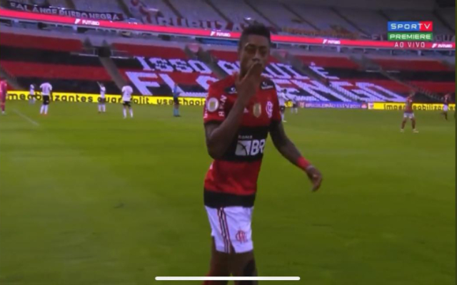 LoL: FLAnalista enlouquece em comemoração de gol do Flamengo no Maracanã, lol