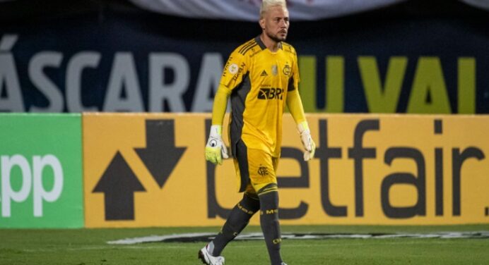 Diego Alves festeja ‘aniversário’ de quatro anos no Flamengo e planeja futuro no clube