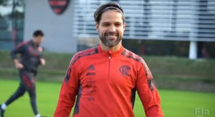 Diego Ribas treina à parte no Flamengo e dá continuidade à recuperação de entorses