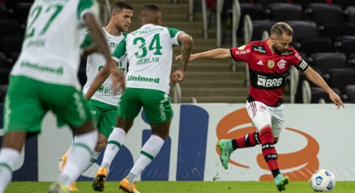 “Feliz por voltar”: Everton Ribeiro celebra retorno ao Flamengo após passagem pela Seleção
