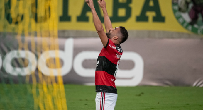 “Sou muito iluminado”: Thiago Maia festeja primeiro gol com a camisa do Flamengo