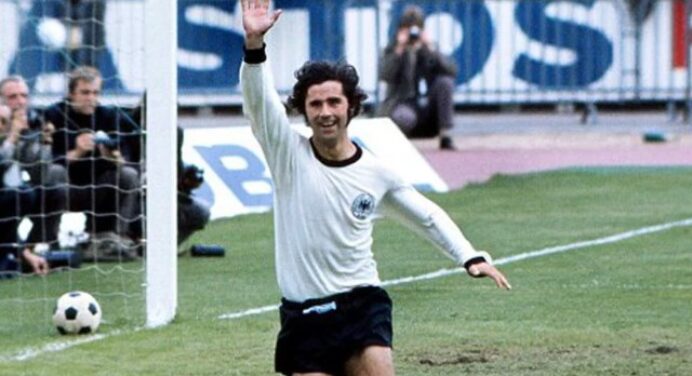 Flamengo se manifesta e lamenta morte de Gerd Müller, histórico atacante alemão