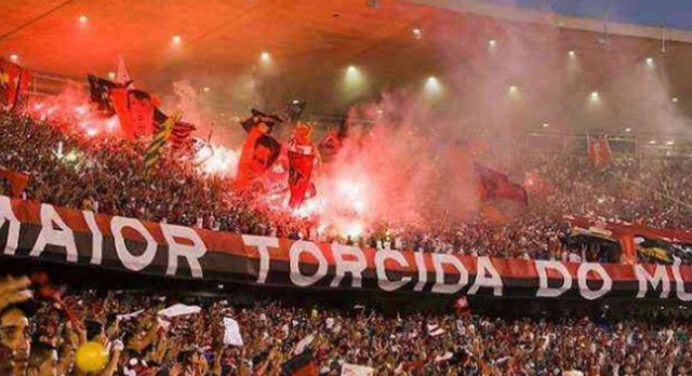 Mesmo sem jogos, torcida do Flamengo surpreende com engajamento nas redes sociais