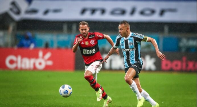 Comentarista aponta postura do Grêmio como desrespeito ao torcedor: “O mínimo é não jogar a toalha”
