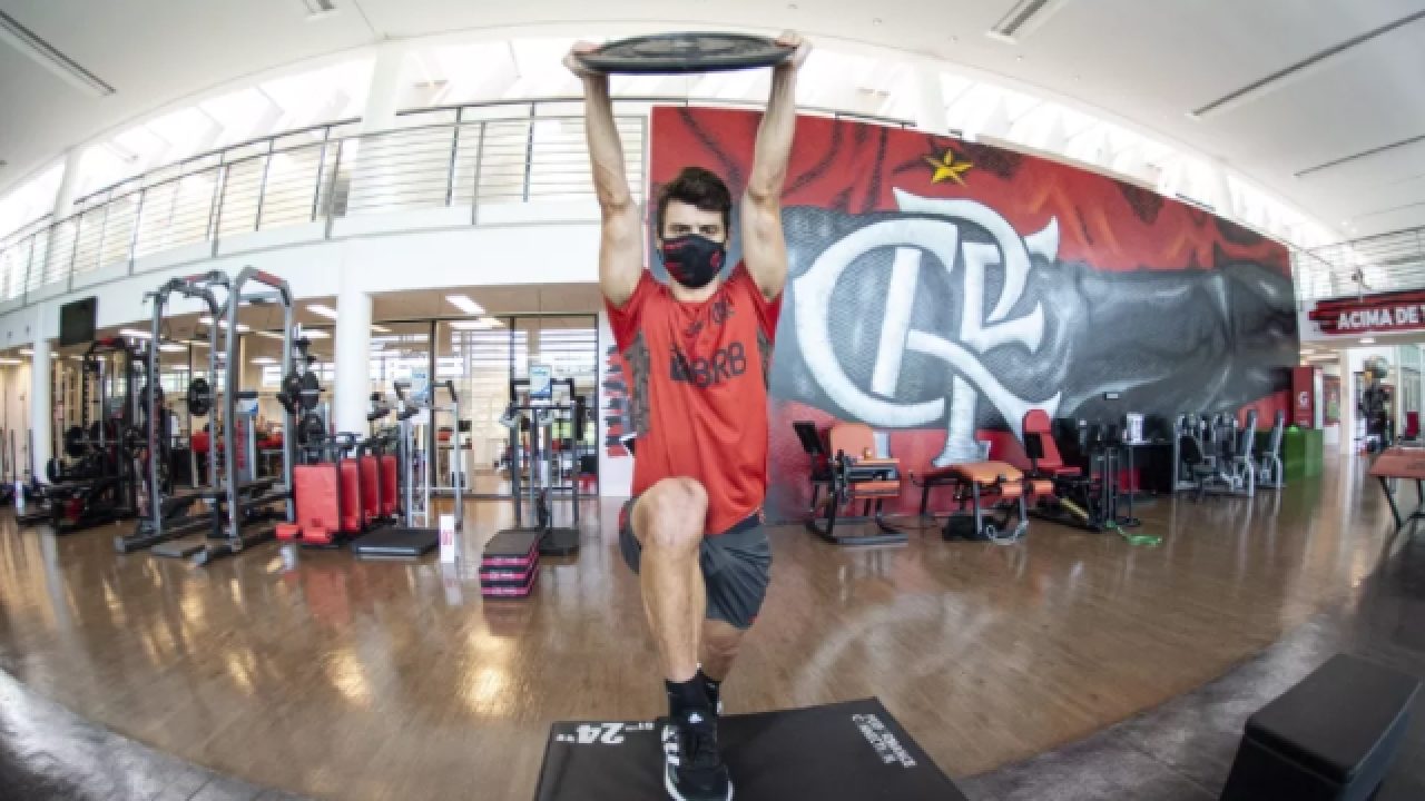 Pode enfrentar o Palmeiras? Rodrigo Caio avança nos trabalhos em recuperação