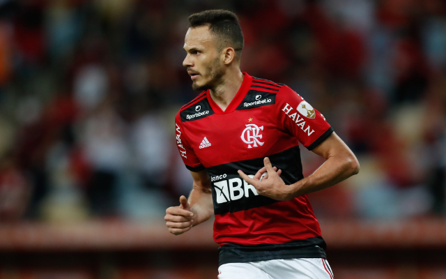 Atuação de Isla no 1º tempo é criticada por torcedores do Flamengo