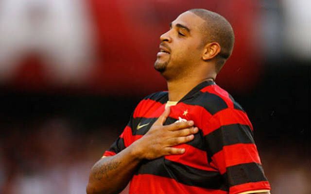 Ídolo do Flamengo, Adriano Imperador prepara jogo oficial de despedida dos gramados