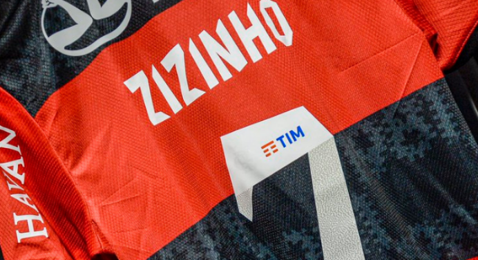 Em homenagem a Zizinho, Flamengo faz mudança especial no uniforme de Everton Ribeiro