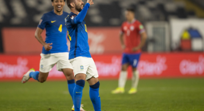 Comentarista destrincha atuações de Everton Ribeiro e aponta melhora da Seleção com o meia do Flamengo