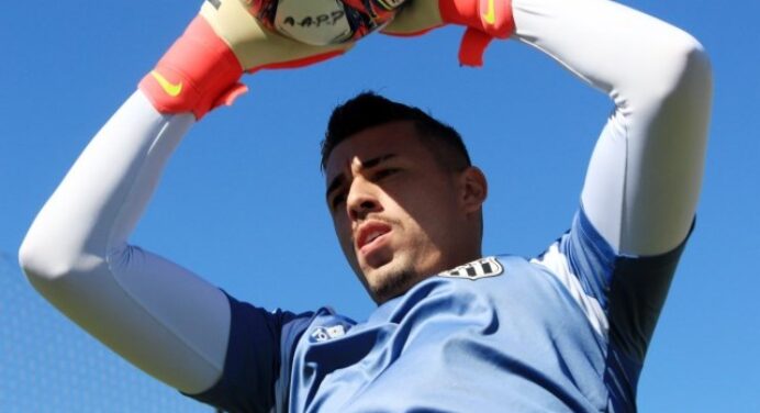 Flamengo monitora goleiro da Ponte Preta e estuda apresentar proposta oficial