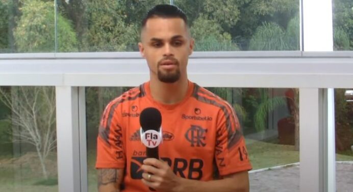 Michael analisa sequência de goleadas do Fla e elogia melhora do setor defensivo: “Nos ajudando muito”