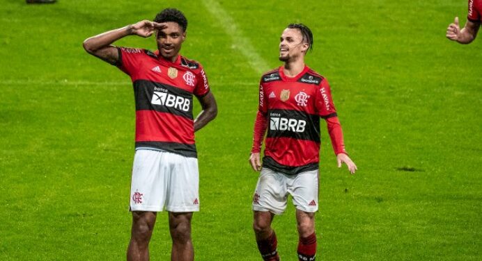 Vitinho aponta afastamento das redes sociais e ajuda psicológica como cruciais para volta por cima no Flamengo