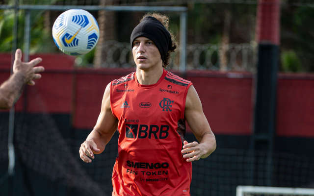 David Luiz treina com bola, avança em recuperação e aumenta expectativas para retorno