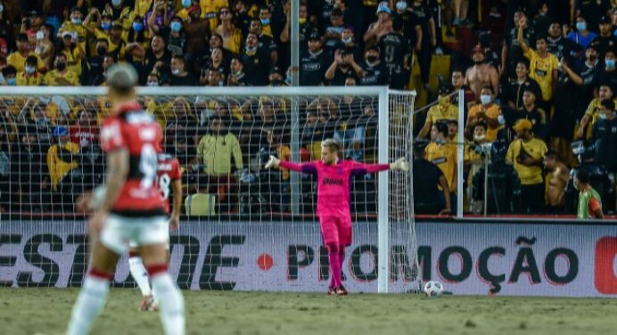 “Sem medo”: Diego Alves assume protagonismo em vestiário antes da classificação do Fla na Libertadores