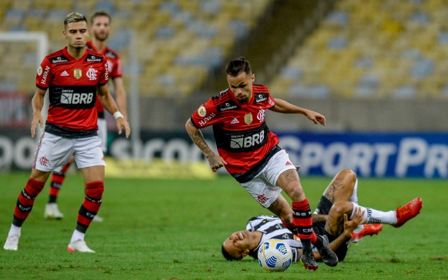 Destaque no Brasileirão, Michael é líder em dribles pelo Flamengo no torneio