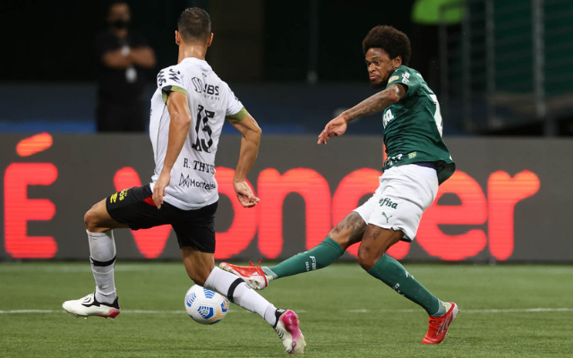 Palmeiras vence Sport em casa e ultrapassa Flamengo no Brasileirão