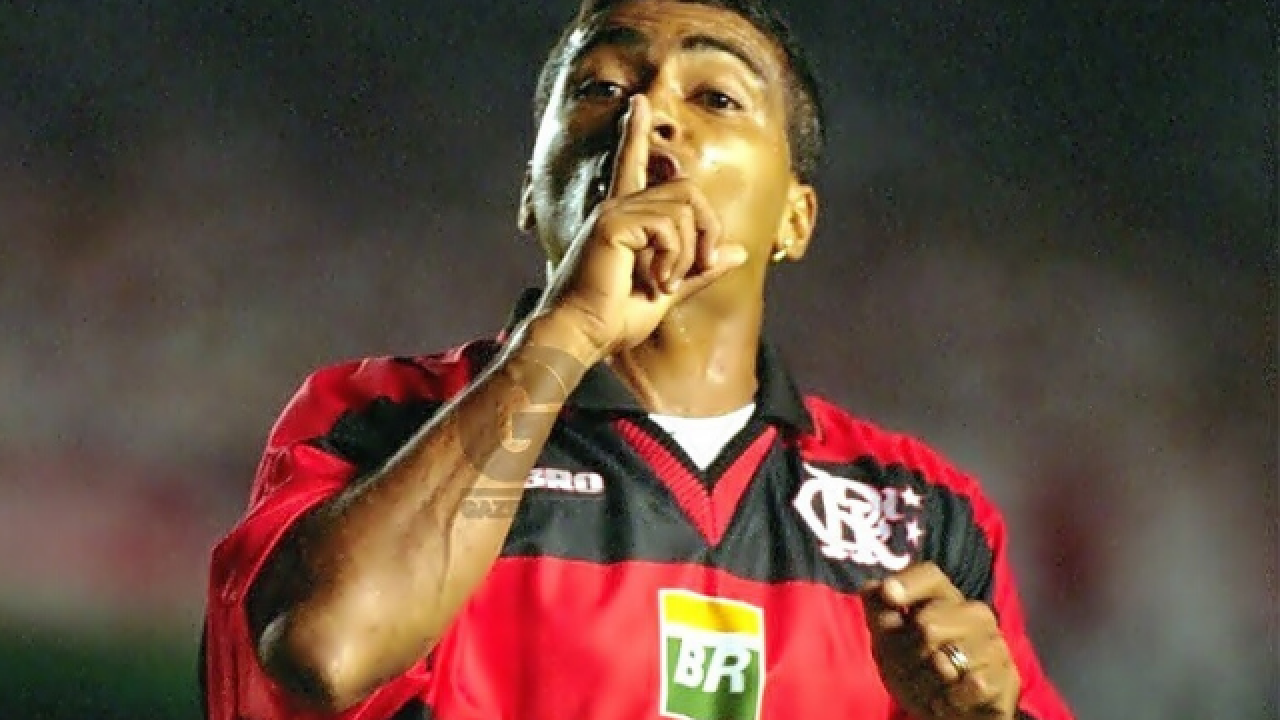 Romário descreve torcida do Flamengo como 'impressionante' e revela: "A  melhor relação da minha carreira" - Flamengo - Notícias e jogo do Flamengo  - Coluna do Fla