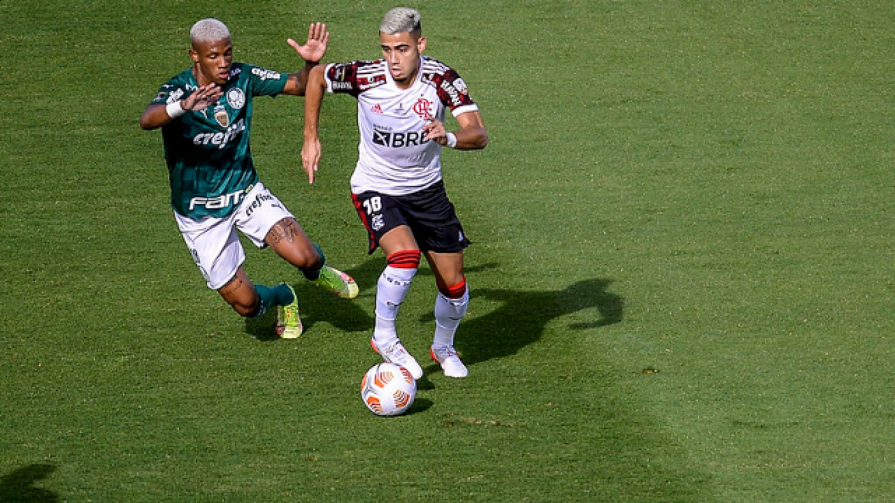 Torcedores do Palmeiras provocam Andreas Pereira, ex-Flamengo