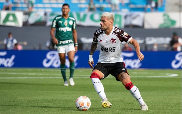 Nem Flamengo nem Palmeiras: fundo deve ganhar com queda de braço por liga